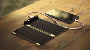 Lee más sobre el artículo Cargadores solares: cómo utilizarlos y sacar todo su potencial