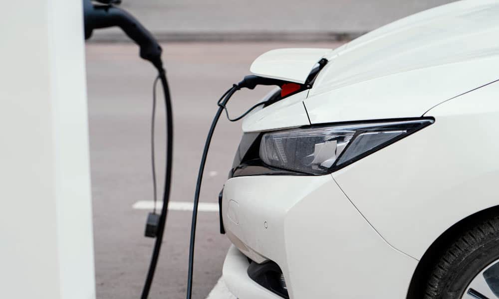 En este momento estás viendo ¿Cuánta potencia se necesita para un cargador de coche eléctrico?